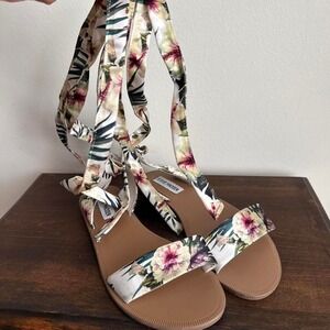 Steve Madden Flower Wrap Sandal size 7.5